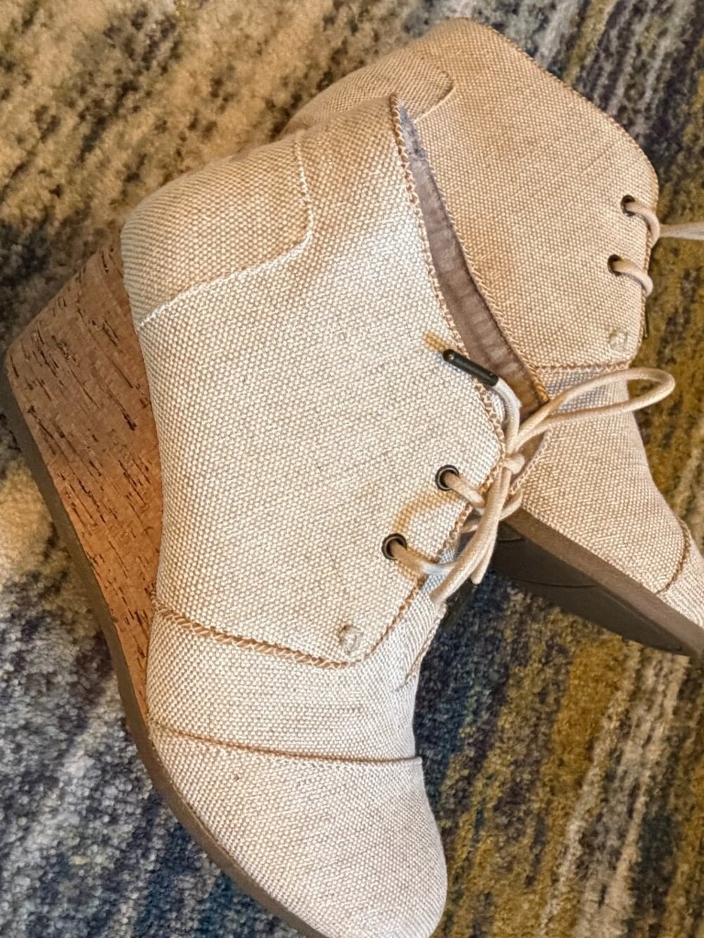 TOMS Wedge Booties in Natural Metallic Linen Size 9
